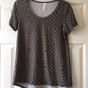 Lula Roe short sleeve shirt